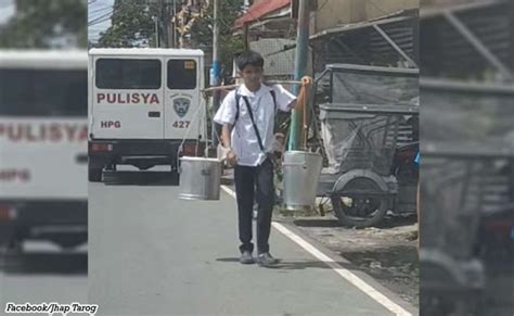 Atabs na estudyante nagpaiyot muna bago pumasok .